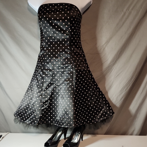 Jessica McClintock Dresses & Skirts - Jessica McClintock For GUNNE SAX Like New Black Strapless Dress with Polka Dots